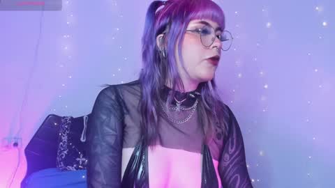 Snapshot of hallucigenia_sparza chatting on 01.11.25 Hallu online show from 01.11.25