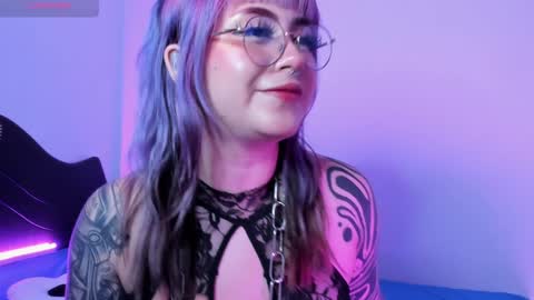 Snapshot of hallucigenia_sparza chatting on 01.29.25 Hallu online show from 01.29.25