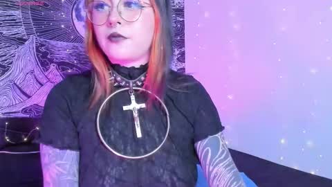 Snapshot of hallucigenia_sparza chatting on 09.26.25 Hallu online show from 09.26.25