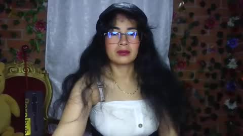 Snapshot of han_deus chatting on 01.05.25 HANMy Dears make sure to follow me here create a FREE account if you dont have one and chat thank you. online show from 01.05.25