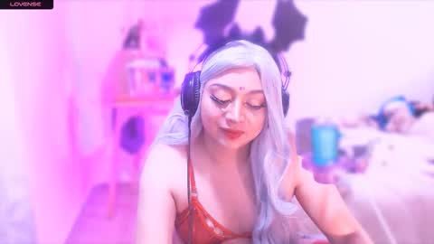 Hana Hyuga .   Please help me reach 200 thumbs up online show from 10.25.25