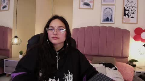 hanabie_ online show from 04.12.26