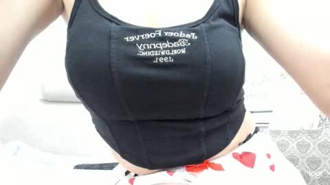 Snapshot of hanah_cho_cho chatting on 10.25.25 Hanah online show from 10.25.25