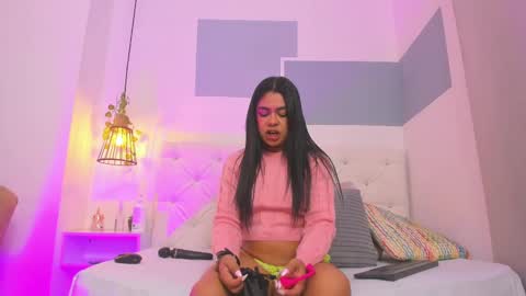 hanah_gray online show from 02.19.25