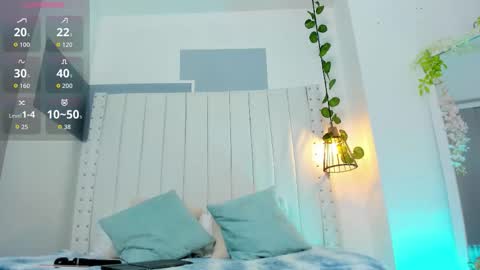 hanah_gray online show from 10.19.25