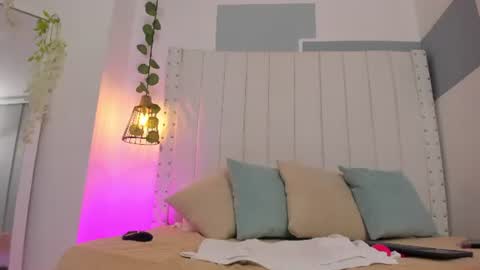 hanah_gray online show from 07.03.26