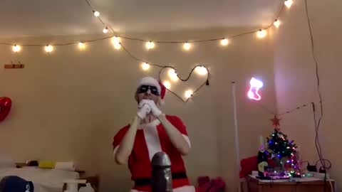 Snapshot of handsomealfie chatting on 12.17.24 HandsomeAlfie online show from 12.17.24