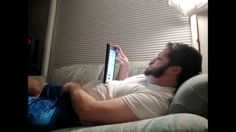 handsomedaddy198923 online show from 10.28.25