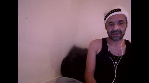 Snapshot of handsomepenis20cm chatting on 11.27.25 handsomepenis20cm online show from 11.27.25