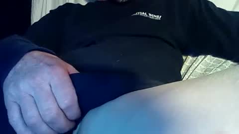 handsumload_11 online show from 11.18.25