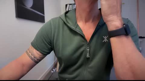 hanky online show from 10.17.25