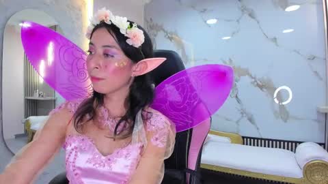 Snapshot of hanna_cutte_ chatting on 10.31.25 Hanna online show from 10.31.25