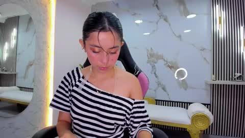 Snapshot of hanna_cutte_ chatting on 11.11.25 Hanna online show from 11.11.25