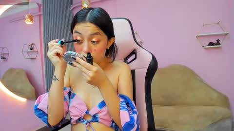 Snapshot of hanna_cutte_ chatting on 11.19.25 Hanna online show from 11.19.25