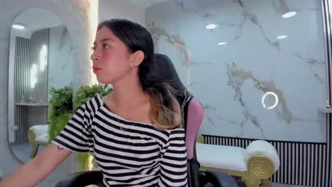 Snapshot of hanna_cutte_ chatting on 11.26.25 Hanna online show from 11.26.25