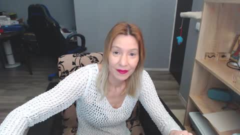 Snapshot of hanna_ha chatting on 02.28.25 hanna_ha online show from 02.28.25