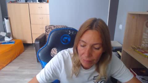 Snapshot of hanna_ha chatting on 09.11.25 hanna_ha online show from 09.11.25