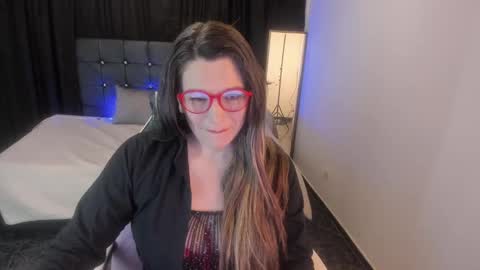 hanna_ma online show from 10.03.25