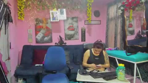 Snapshot of hanna_mature01 chatting on 06.16.26 Hanna online show from 06.16.26