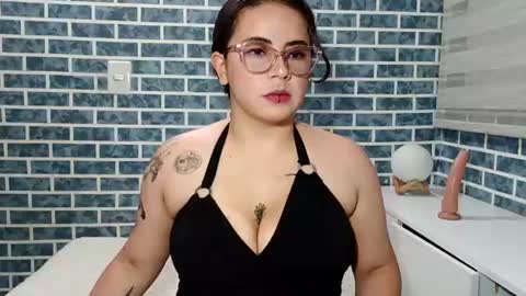 hanna_moons online show from 06.12.26
