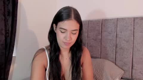 Snapshot of hanna_risso chatting on 02.06.25 HANNA online show from 02.06.25