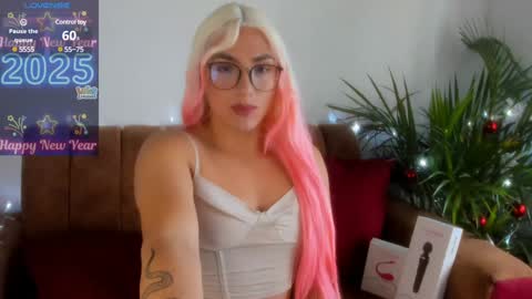 Snapshot of hanna_sofi4 chatting on 01.07.25 Hanna Capicorn online show from 01.07.25