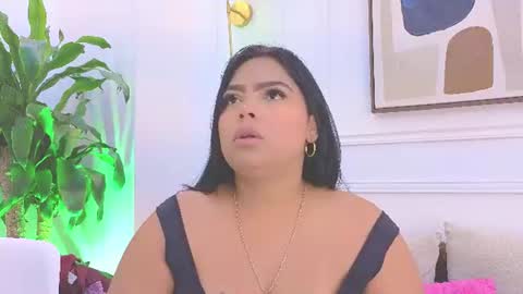 Snapshot of hanna_squirt_1 chatting on 06.18.26 HANNA SOFIA online show from 06.18.26