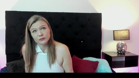 Snapshot of hanna_vell11 chatting on 05.13.26 hanna_vell11 online show from 05.13.26