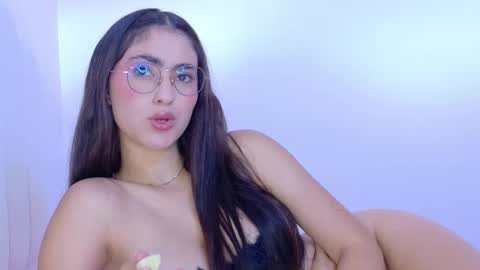 Snapshot of hannaconnorr chatting on 12.15.25 Hanna Connor online show from 12.15.25