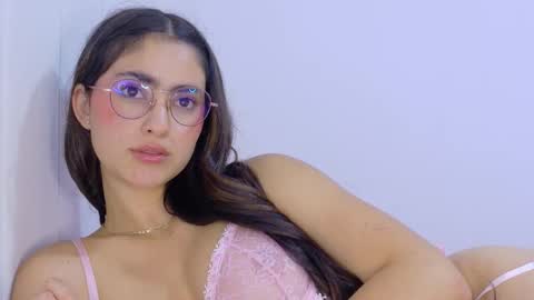 Snapshot of hannaconnorr chatting on 12.16.25 Hanna Connor online show from 12.16.25