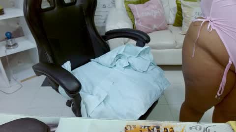 Hannah  online show from 11.20.25