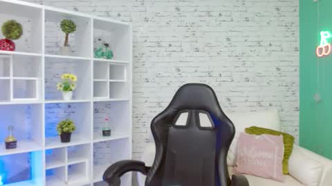 Hannah  online show from 11.25.25