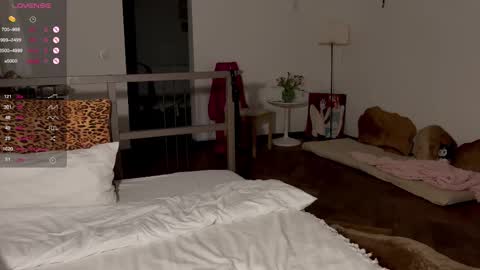 Snapshot of hannah_allin chatting on 02.19.25 Hannah Allin online show from 02.19.25