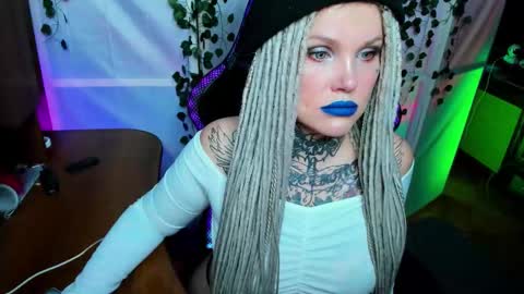 Hannah online show from 11.21.25