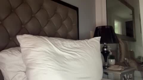 Snapshot of hannah_girl_ chatting on 09.09.25 Im your naughty girl and porn star in bed Hannah online show from 09.09.25