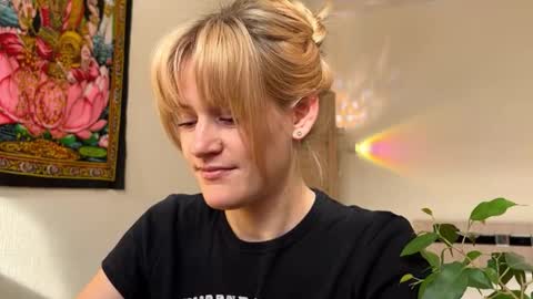 hannah levis  online show from 03.19.26