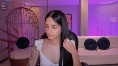 Snapshot of hannahjamesx chatting on 01.13.25 HANNAH J online show from 01.13.25