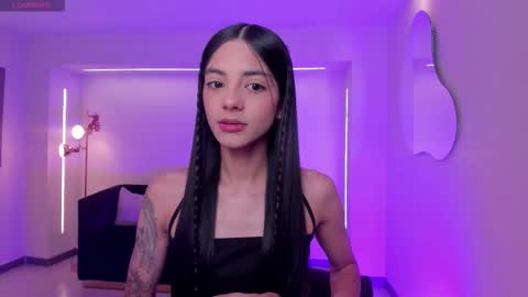 Snapshot of hannahjamesx chatting on 11.20.25 HANNAH J online show from 11.20.25