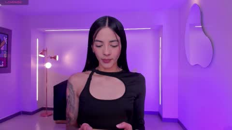 Snapshot of hannahjamesx chatting on 11.21.25 HANNAH J online show from 11.21.25