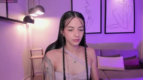 Snapshot of hannahjamesx chatting on 11.22.25 HANNAH J online show from 11.22.25