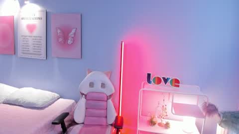 Hannah online show from 04.08.26