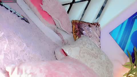 hannahsmit_ online show from 01.28.25