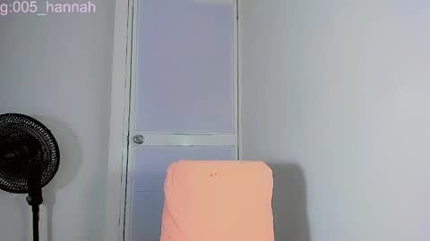 hannahsmit_ online show from 10.14.25