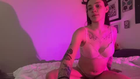 Hannah Taylor online show from 02.15.26