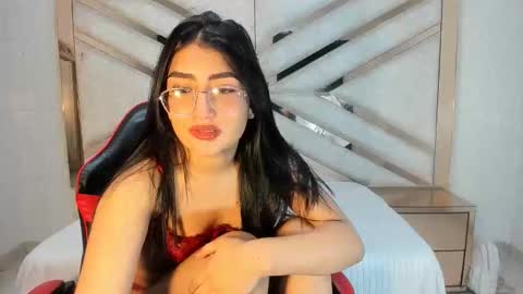 Snapshot of hannaliss18 chatting on 11.06.25 Hanna online show from 11.06.25