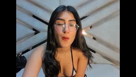 Snapshot of hannaliss18 chatting on 11.19.25 Hanna online show from 11.19.25