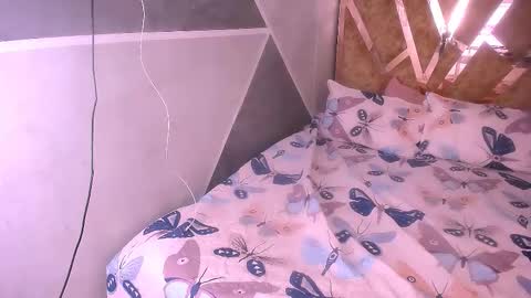 Snapshot of hannamour chatting on 10.10.25 alejandra online show from 10.10.25