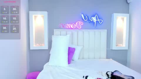 HannaPaola online show from 02.23.25