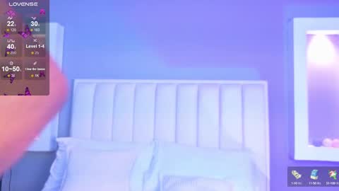 HannaPaola online show from 10.04.25