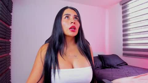 Snapshot of hannarusso chatting on 02.05.26 Hanna online show from 02.05.26